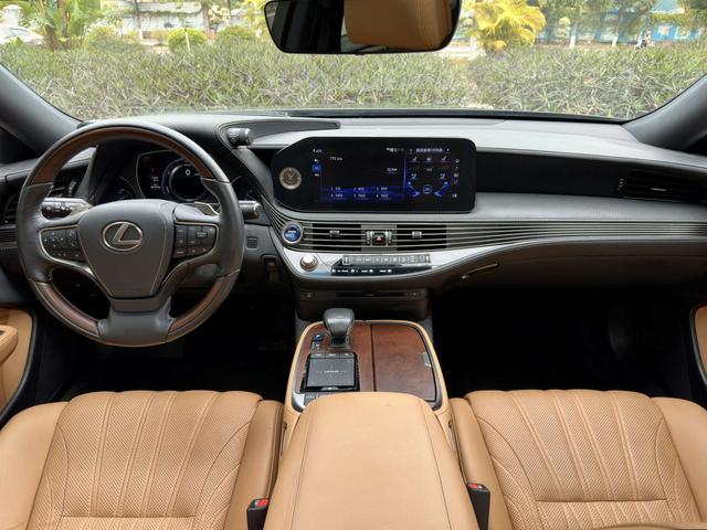 Lexus LS 2021 500h Precision Edition – фото 10