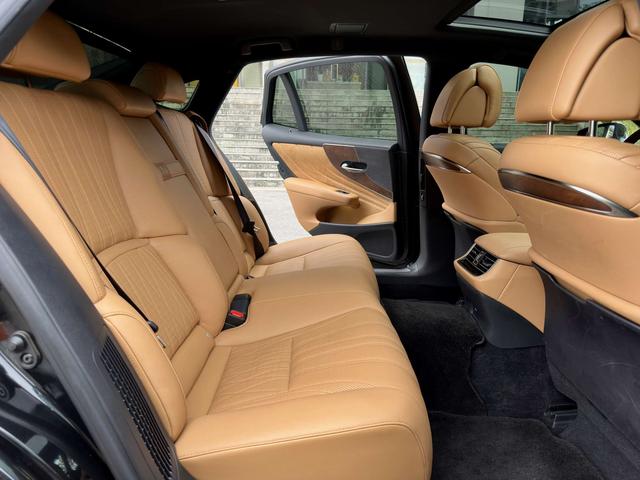 Lexus LS 2021 500h Precision Edition – фото 13