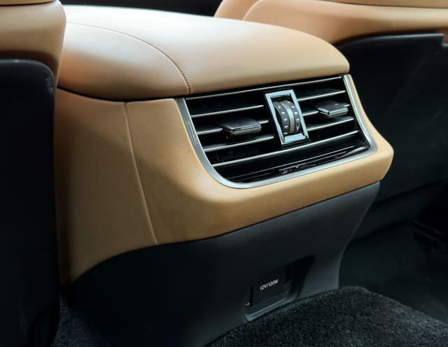 Lexus LS 2021 500h Precision Edition – фото 24