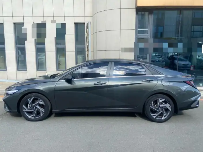 Hyundai Ioniq 2023 Model 1.5L CVT GLX Elite Edition – фото 4