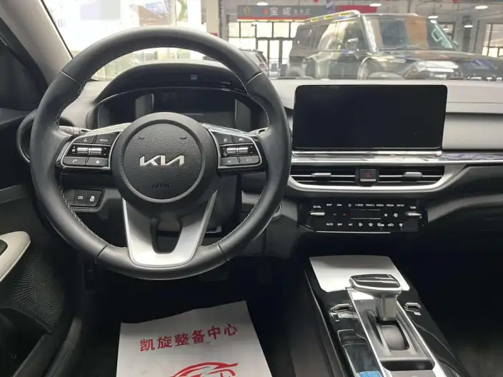 Kia K3 2023 Model 1.5L IVT Deluxe Edition – фото 9