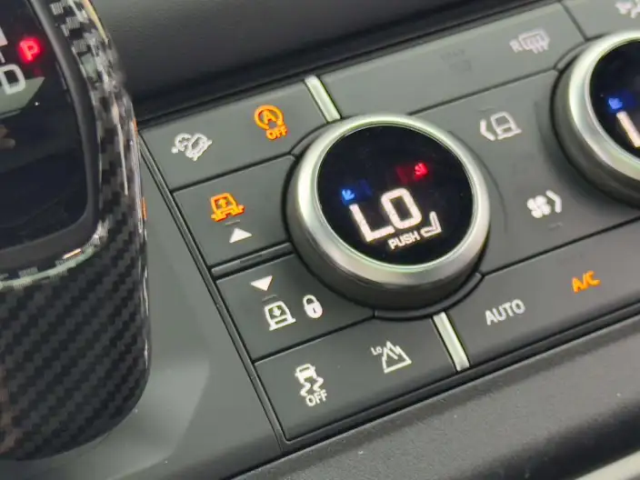 Land Rover Defender 2023 Model Facelift 110 P400 X-Dynamic HSE – фото 10