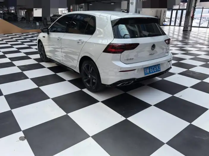 Volkswagen Golf 2021 Model 280TSI DSG R-Line – фото 4