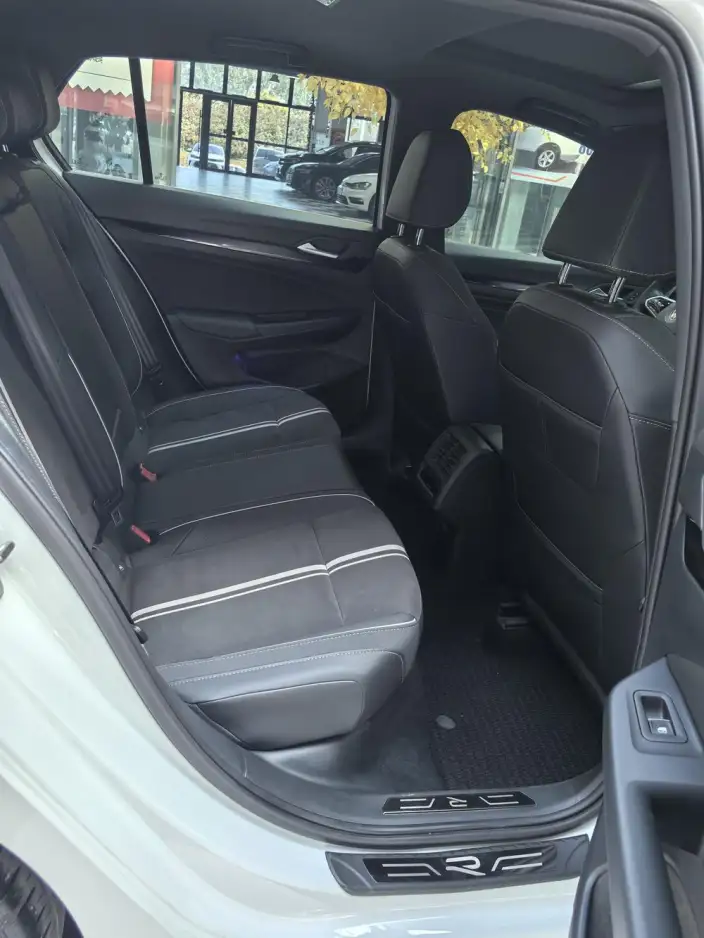 Volkswagen Golf 2021 Model 280TSI DSG R-Line – фото 8