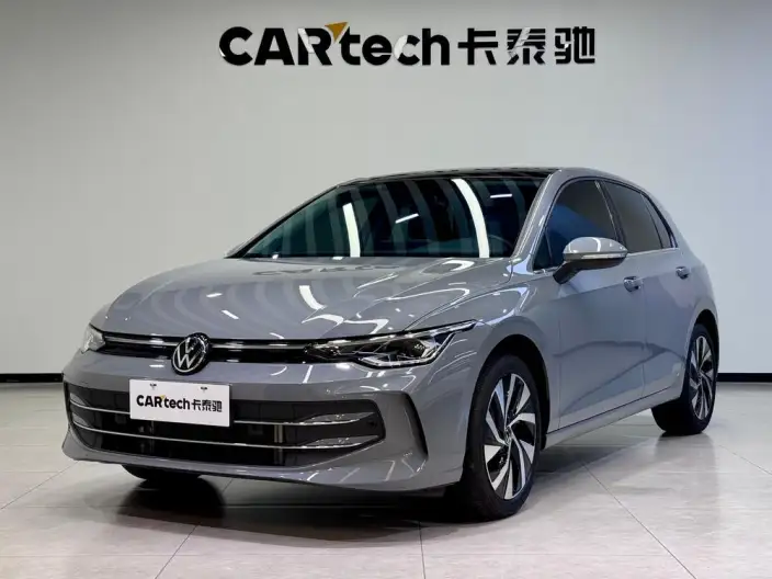 Volkswagen Golf 2025 Model Facelift 300TSI Pro – фото 1