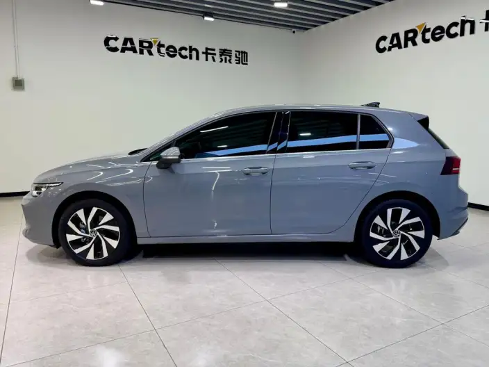 Volkswagen Golf 2025 Model Facelift 300TSI Pro – фото 4