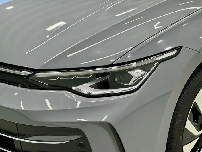 Volkswagen Golf 2025 Model Facelift 300TSI Pro – фото 9