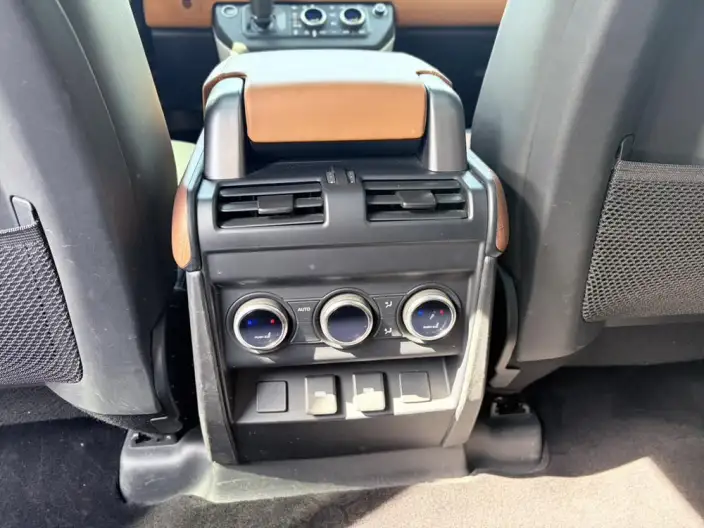 Land Rover Defender 2023 Model Facelift 110 P400 X-Dynamic HSE – фото 5