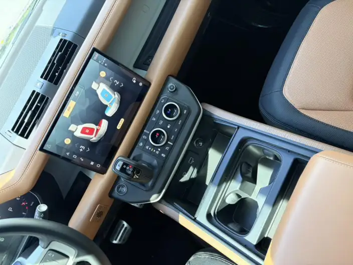 Land Rover Defender 2023 Model Facelift 110 P400 X-Dynamic HSE – фото 9