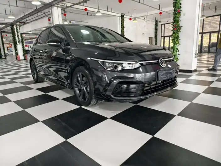 Volkswagen Golf 2021 Model 280TSI DSG R-Line – фото 3
