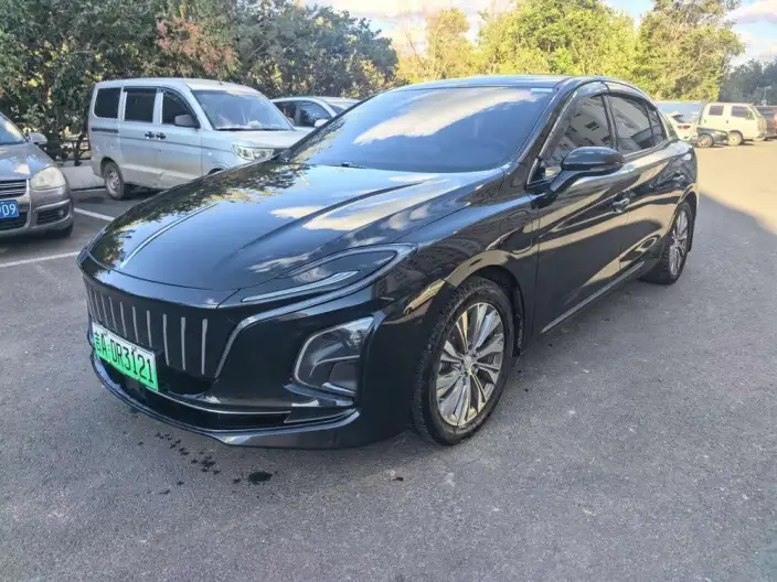 Hongqi E-QM5 2024 Model 610KM PLUS Edition 100kW – фото 1
