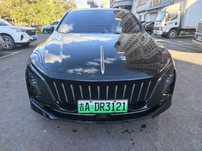 Hongqi E-QM5 2024 Model 610KM PLUS Edition 100kW – фото 2