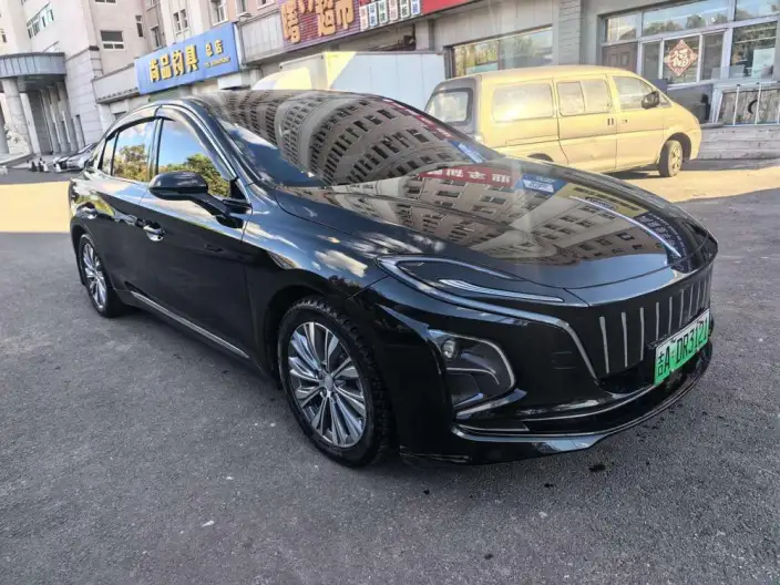Hongqi E-QM5 2024 Model 610KM PLUS Edition 100kW – фото 3