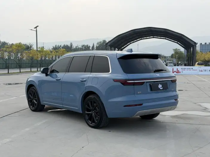Li Auto ONE 2021 Model Extended Range 6 seat Edition – фото 3