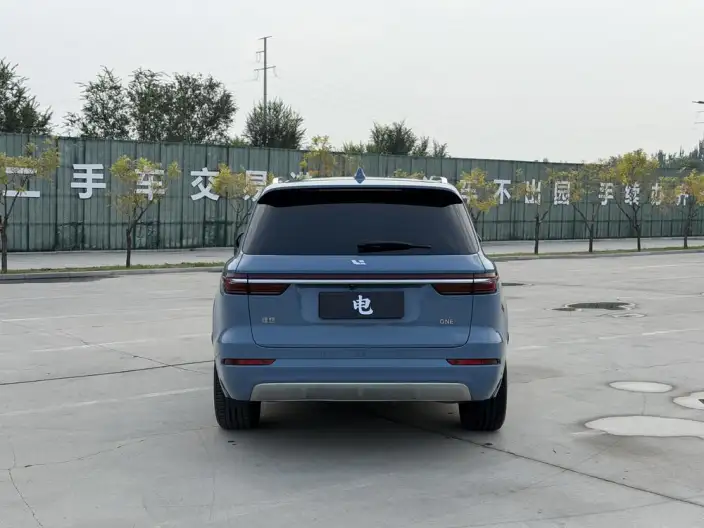 Li Auto ONE 2021 Model Extended Range 6 seat Edition – фото 4