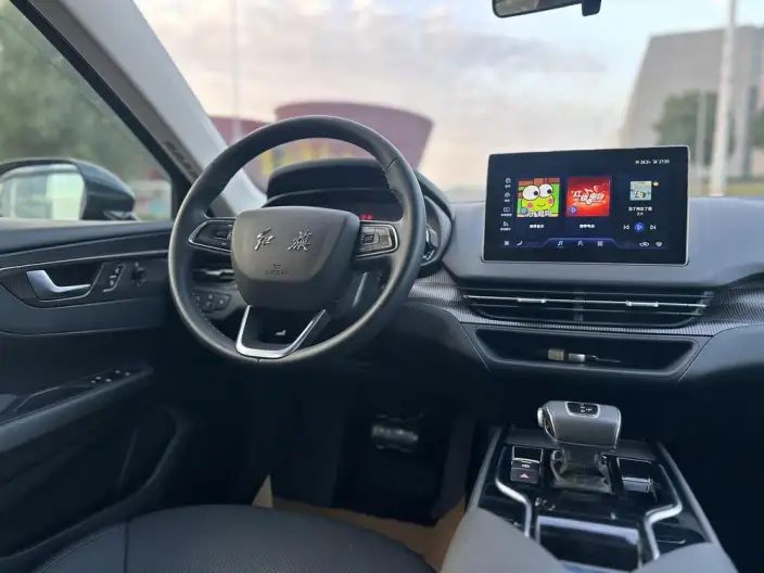 Hongqi E-QM5 2024 Model 450KM Travel Edition 100kW – фото 7