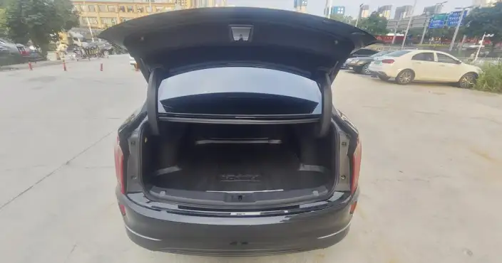 Hongqi E-QM5 2024 Model 450KM Travel Edition 100kW – фото 9