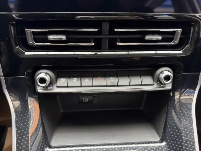 Haval M6 2021 Model PLUS 1.5T DCT Elite Smart Connect Model – фото 8