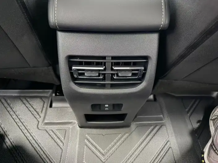 Haval M6 2021 Model PLUS 1.5T DCT Elite Smart Connect Model – фото 9