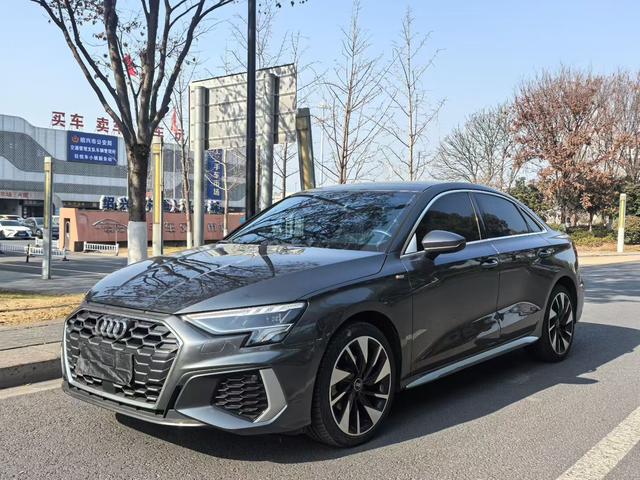 Audi A3 2023 Facelift A3L Limousine 35 TFSI Sport – фото 1
