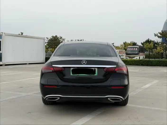 Mercedes-Benz E-Class PHEV 2022 Model E 350 e L sedan – фото 5