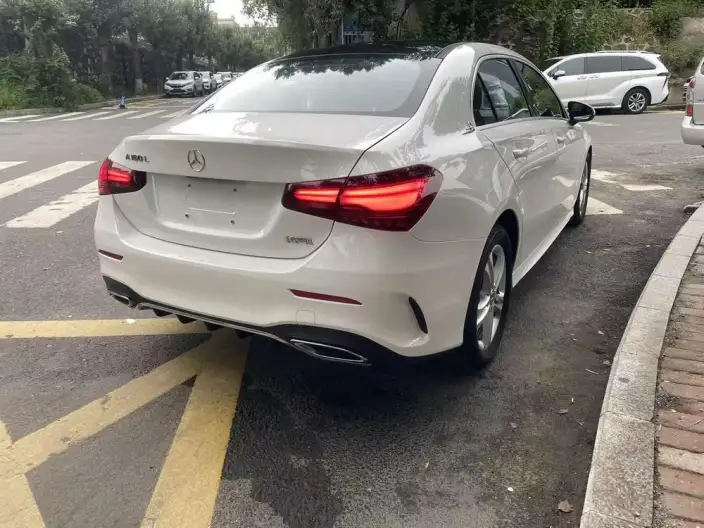 Mercedes-Benz A-class 2023 Model A 180 L Sports sedan – фото 6