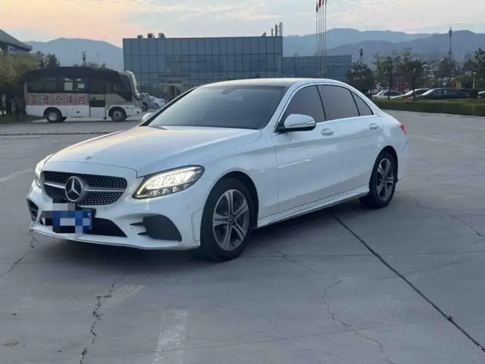 Mercedes-Benz C-Class 2020 Model C 260 L Sports Edition – фото 1