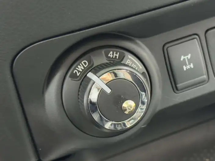 Nissan Terra 2020 Model 2.5L Automatic 4WD Deluxe Edition – фото 9