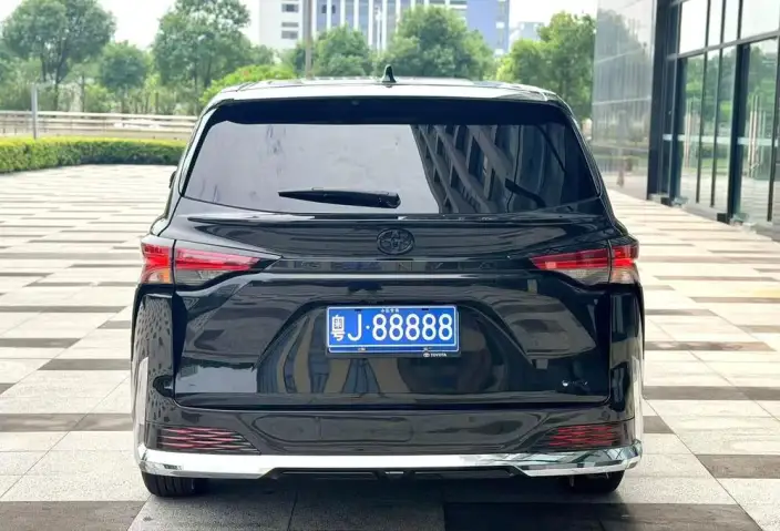 Granvia 2026 Model Intelligent Hybrid 2.5L 2WD Comfort Edition – фото 5