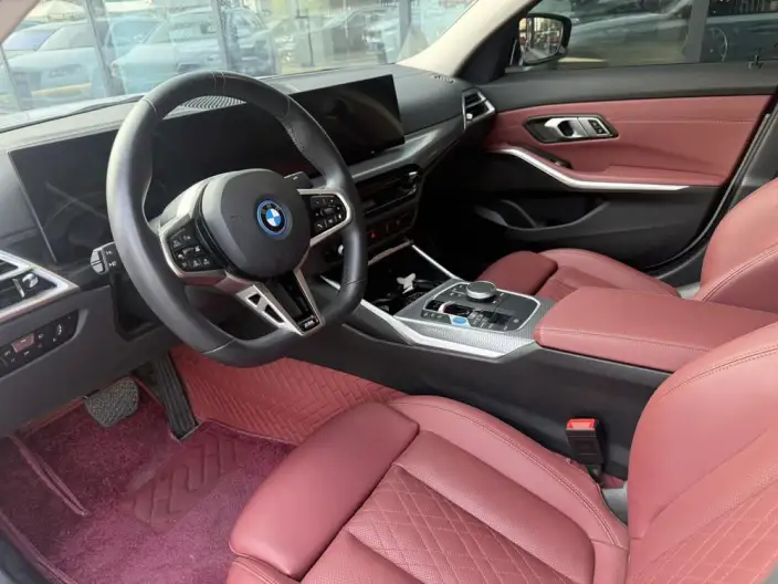 BMW i3 2025 Model eDrive40L Night Set – фото 8