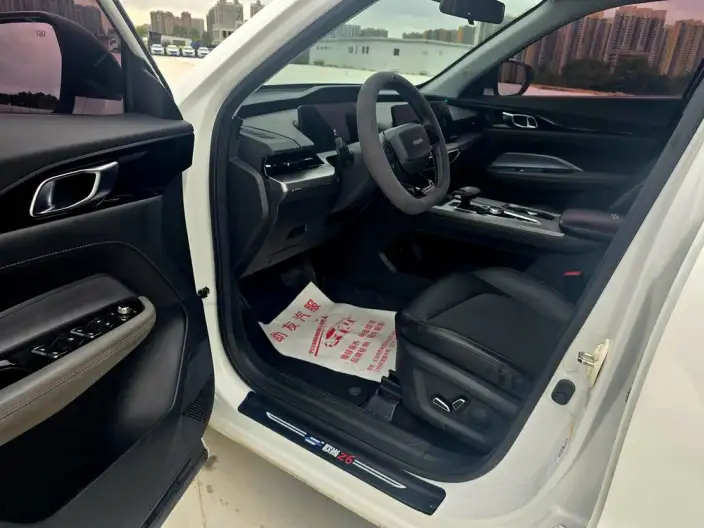 Changan Auchan Z6 2023 Model Blue whale 1.5T DCT Smart Prestige Model – фото 8