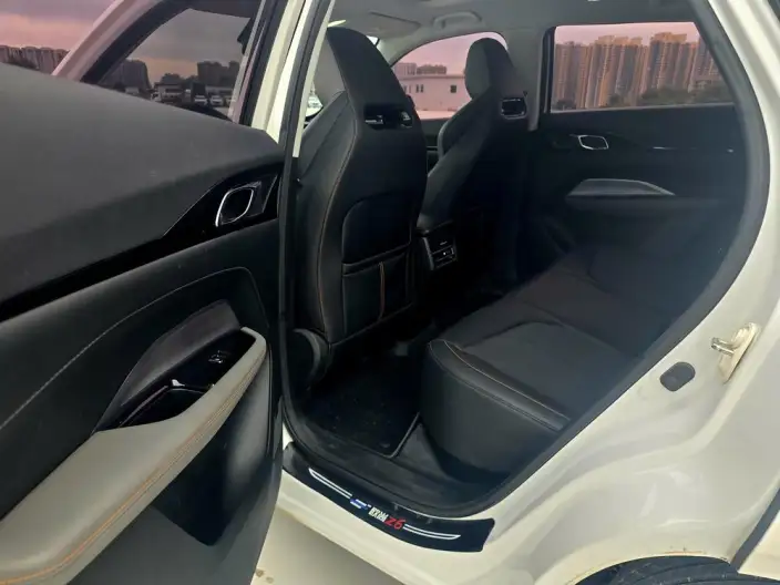 Changan Auchan Z6 2023 Model Blue whale 1.5T DCT Smart Prestige Model – фото 9