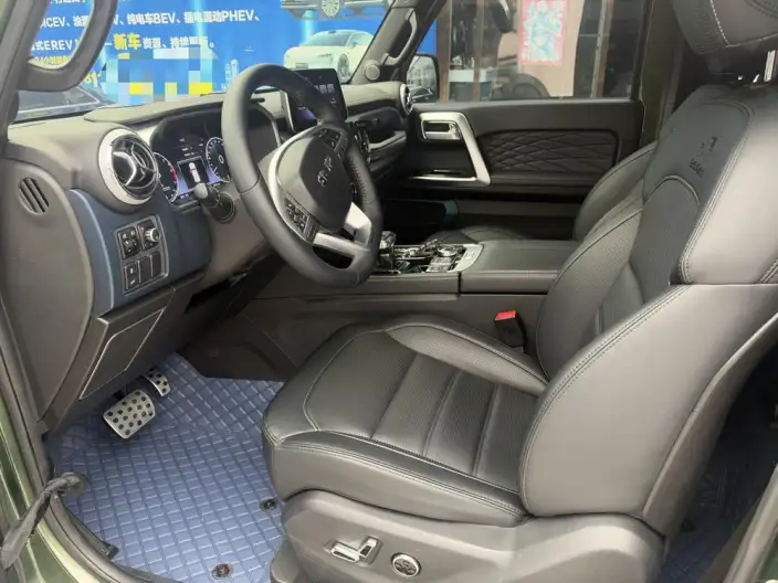 BAIC BJ40 2020 Model 2.0T Automatic 4WD Tribute to the 2020 Edition Warrior Model – фото 9