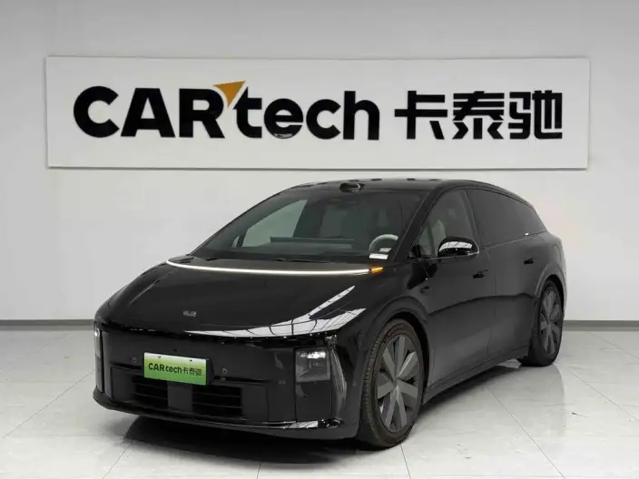 Li Auto i6 2025 Model 4WD Standard Edition – фото 1