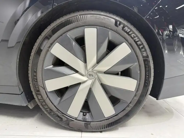 Li Auto i6 2025 Model 4WD Standard Edition – фото 5