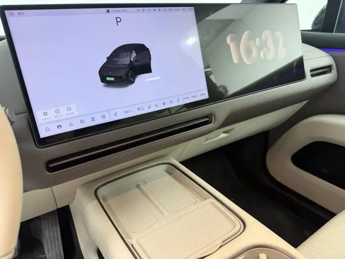 Li Auto i6 2025 Model 4WD Standard Edition – фото 6