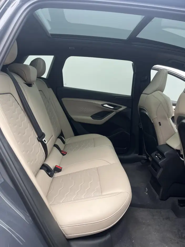 AUDI Q6L e-tron 2026 Model First Edition Pilot Edition – фото 6