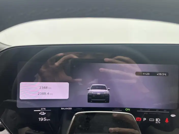 AUDI Q6L e-tron 2026 Model First Edition Pilot Edition – фото 8