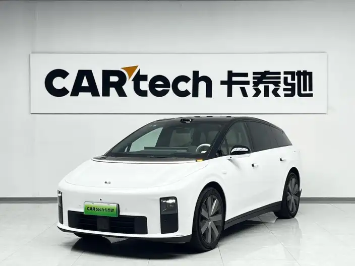 Li Auto i6 2025 Model 4WD Standard Edition – фото 1