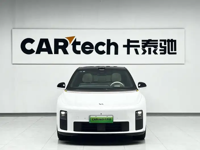 Li Auto i6 2025 Model 4WD Standard Edition – фото 2