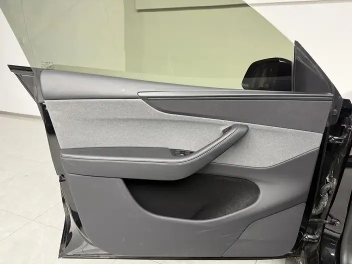 Model Y 2026 Model Rear-wheel drive version – фото 8