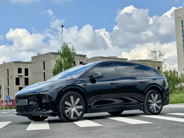 Li Auto i6 2025 Model 2WD Standard Edition – фото 1