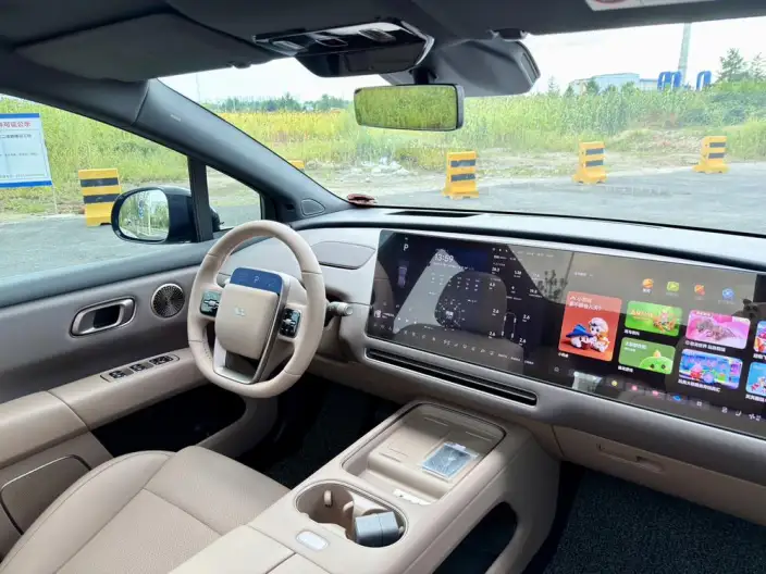 Li Auto i6 2025 Model 2WD Standard Edition – фото 9