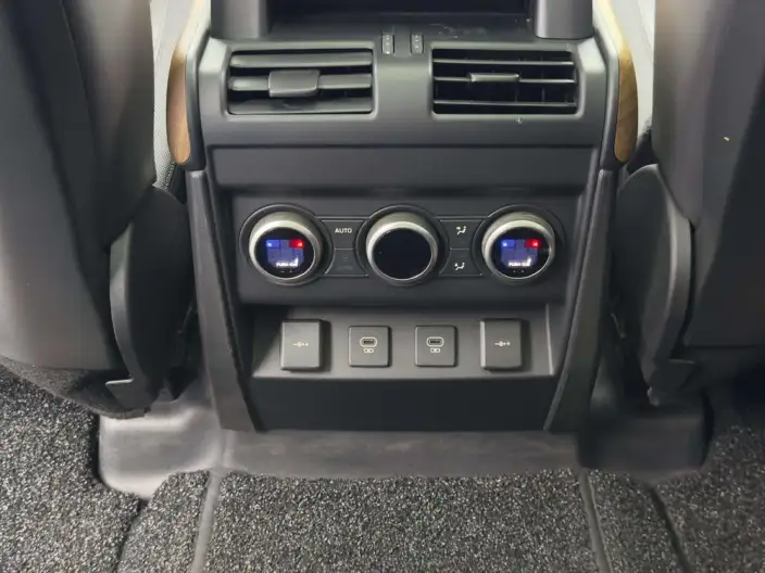 Land Rover Defender 2022 Model 110 P400 X-Dynamic HSE – фото 4