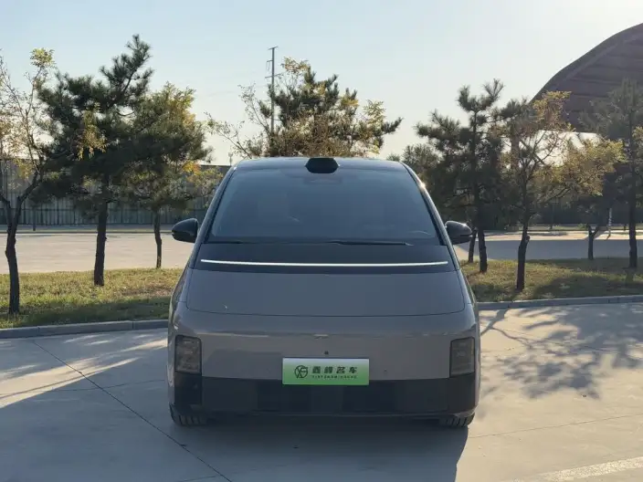 Li Auto MEGA 2024 Model Ultra Edition – фото 2