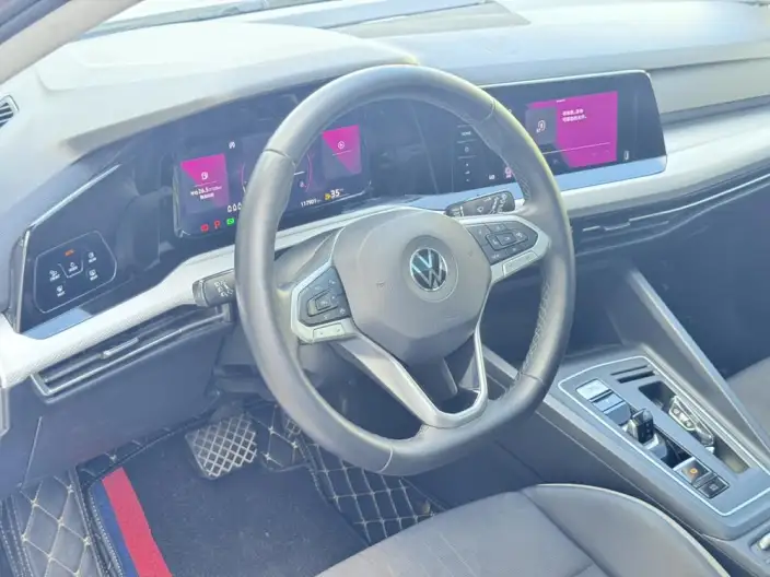 Volkswagen Golf 2023 Model 280TSI DSG Pro – фото 10