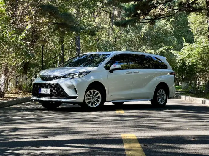 Granvia 2024 Model Intelligent Hybrid 2.5L 2WD Comfort Edition – фото 1