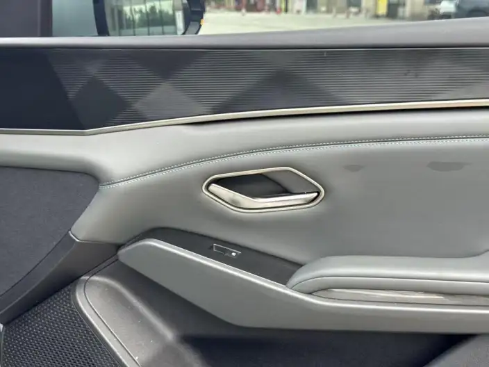 QinL DM 2024 Model DM-i 80KM Leading Model – фото 8