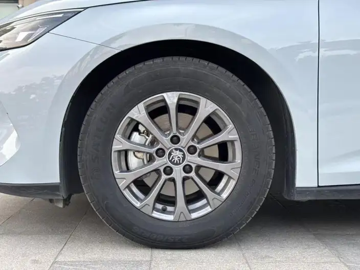 QinL DM 2024 Model DM-i 80KM Leading Model – фото 9