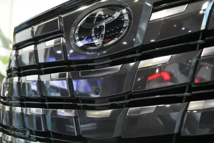 Elfa 2023 Model 2.5L Intelligent Hybrid 4WD Premium – фото 7